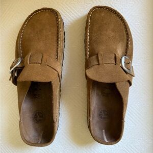 Birkenstock Buckley Suede Leather in color Tea